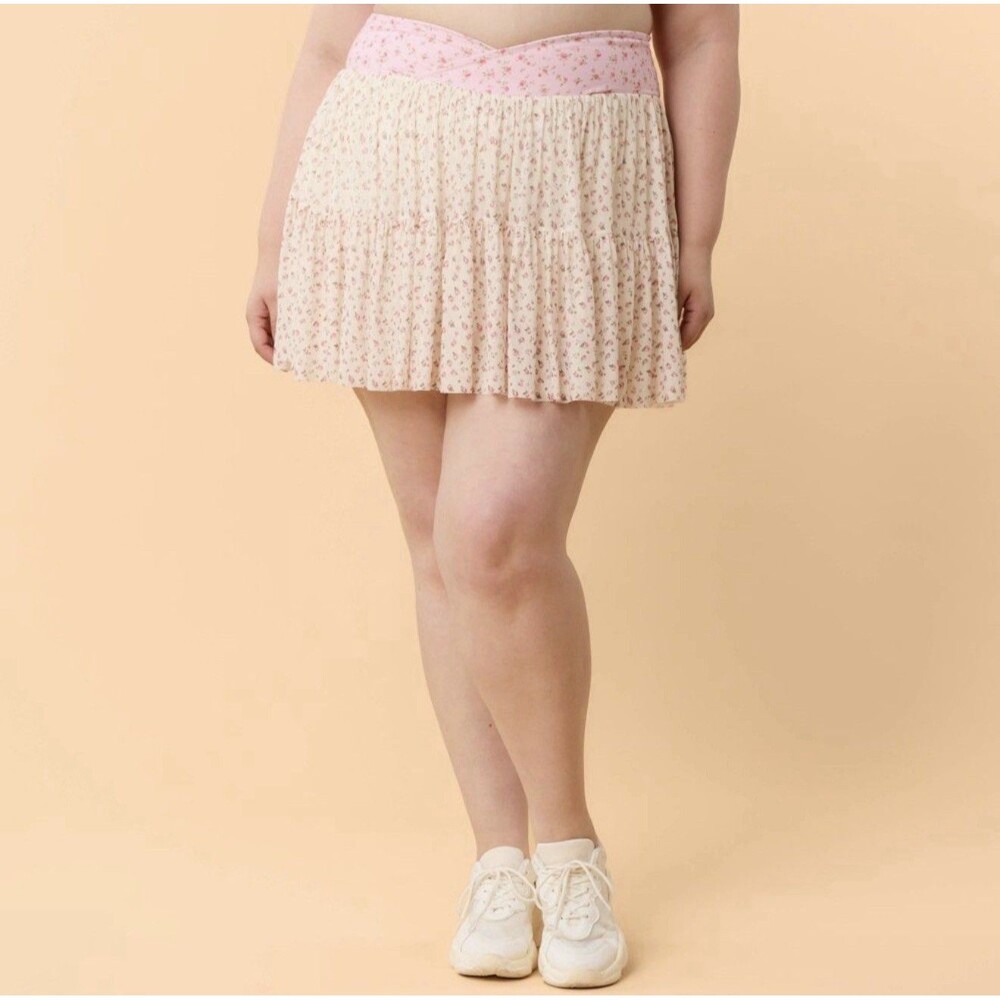 Blogilates Women Ballerina Skort Cream Floral Size 1X New Tennis Golf